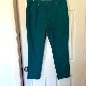 Chico green straight leg pant l.5 Chico sizing